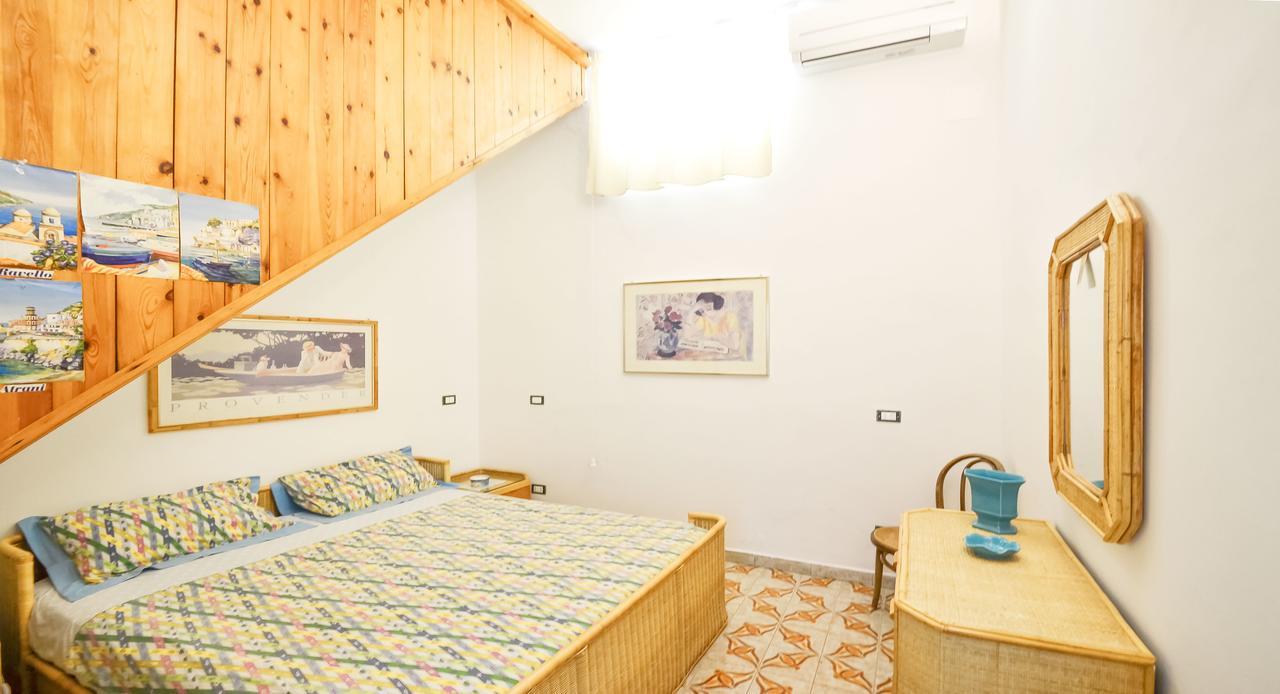 Amore Rentals - Casa Raffi Positano Luaran gambar